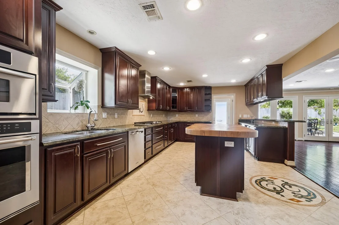 Photo of 7726 Meadowvale Drive