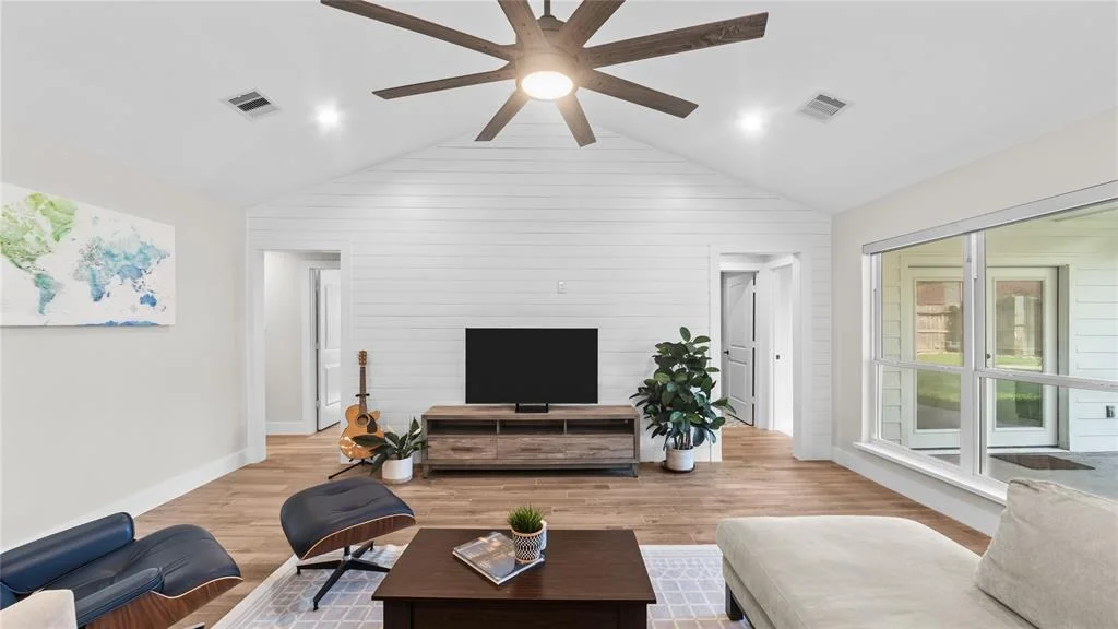 Photo of 5939 Bankside Drive