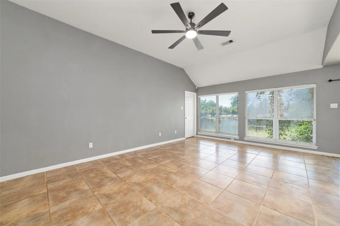 Photo of 1014 Oak Glen Drive