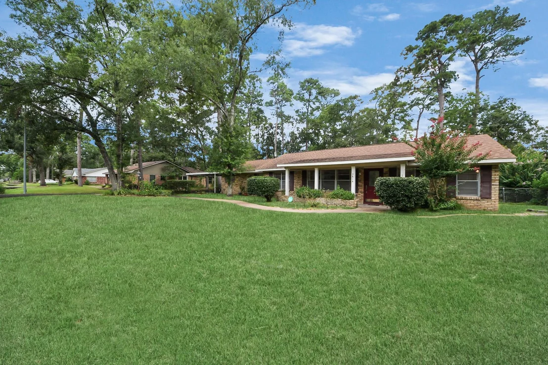 Photo of 9814 Warwana Road