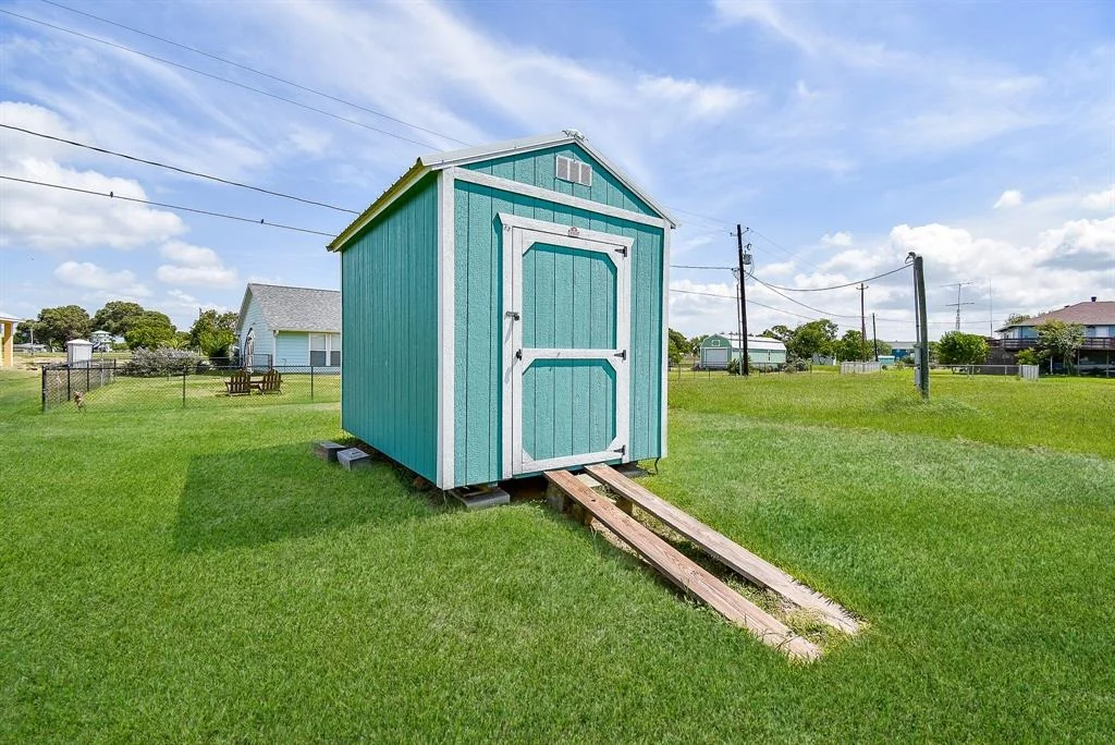 Photo of 1039 Bayview Drive