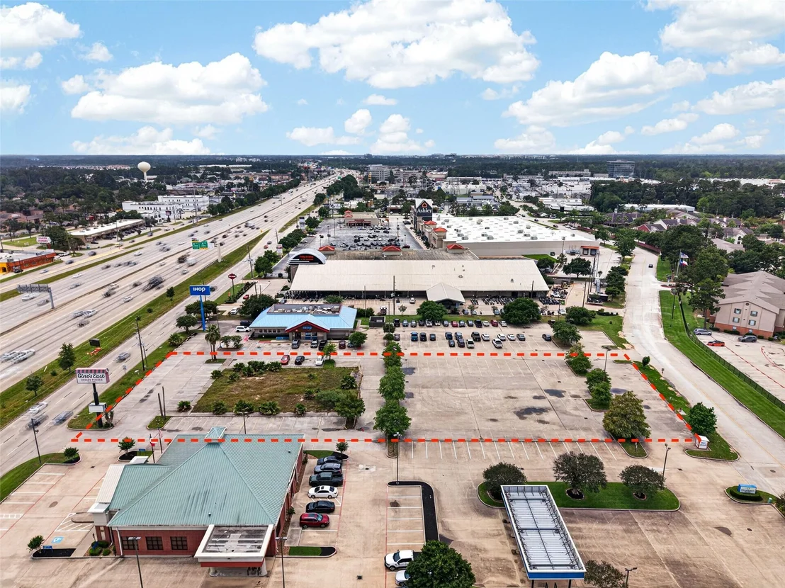 Photo of 25657 Interstate 45