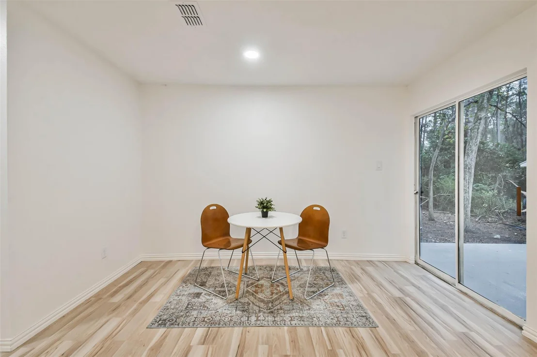 Photo of 105 E Wavy Oak Circle