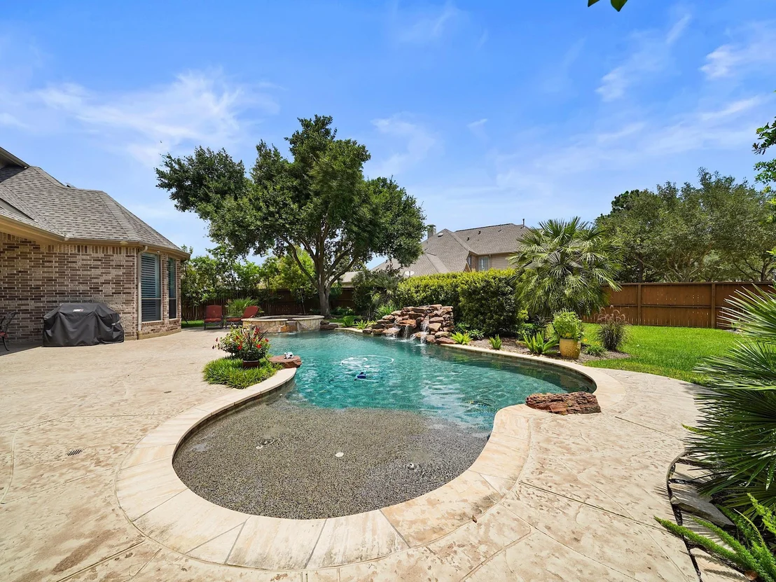 Photo of 6015 Madrone Mdw Drive