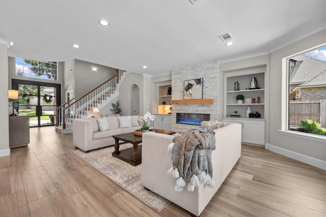 Photo of 15206 Hilltop View Drive