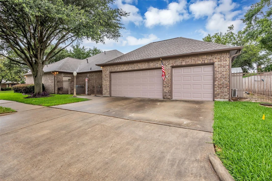 Photo of 3931 Bolivia Drive
