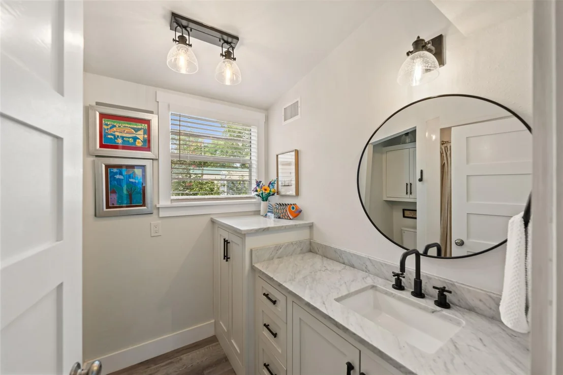 Photo of 1402 County Road 243