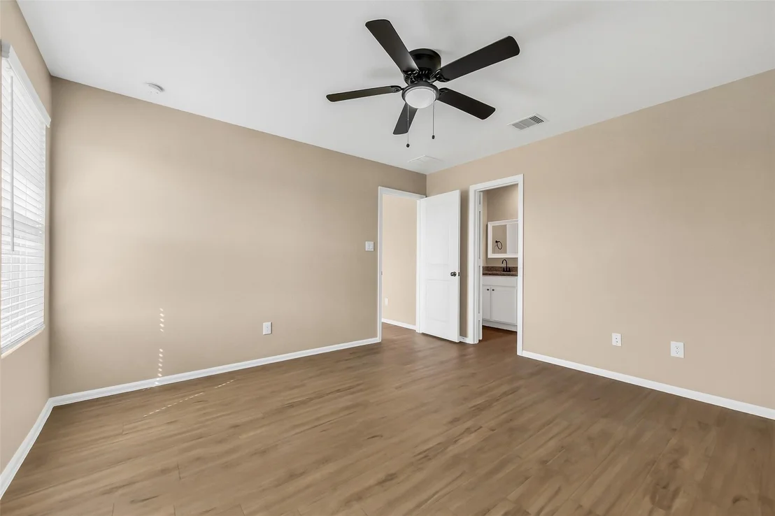 Photo of 521 Maple Bend Lane