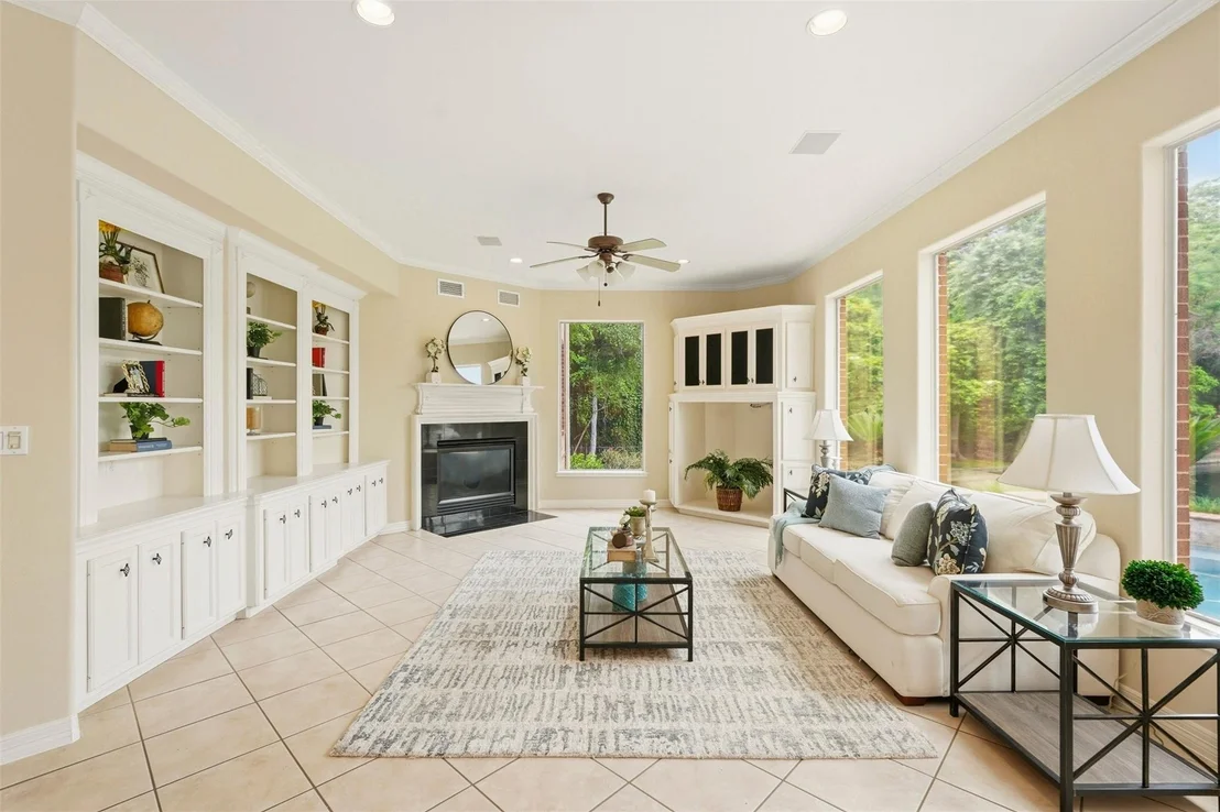 Photo of 5002 Regency Drive