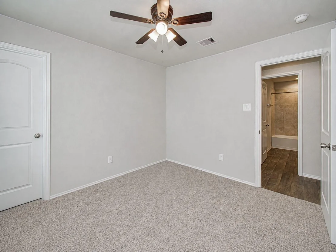 Photo of 23719 Harrow Field Lane