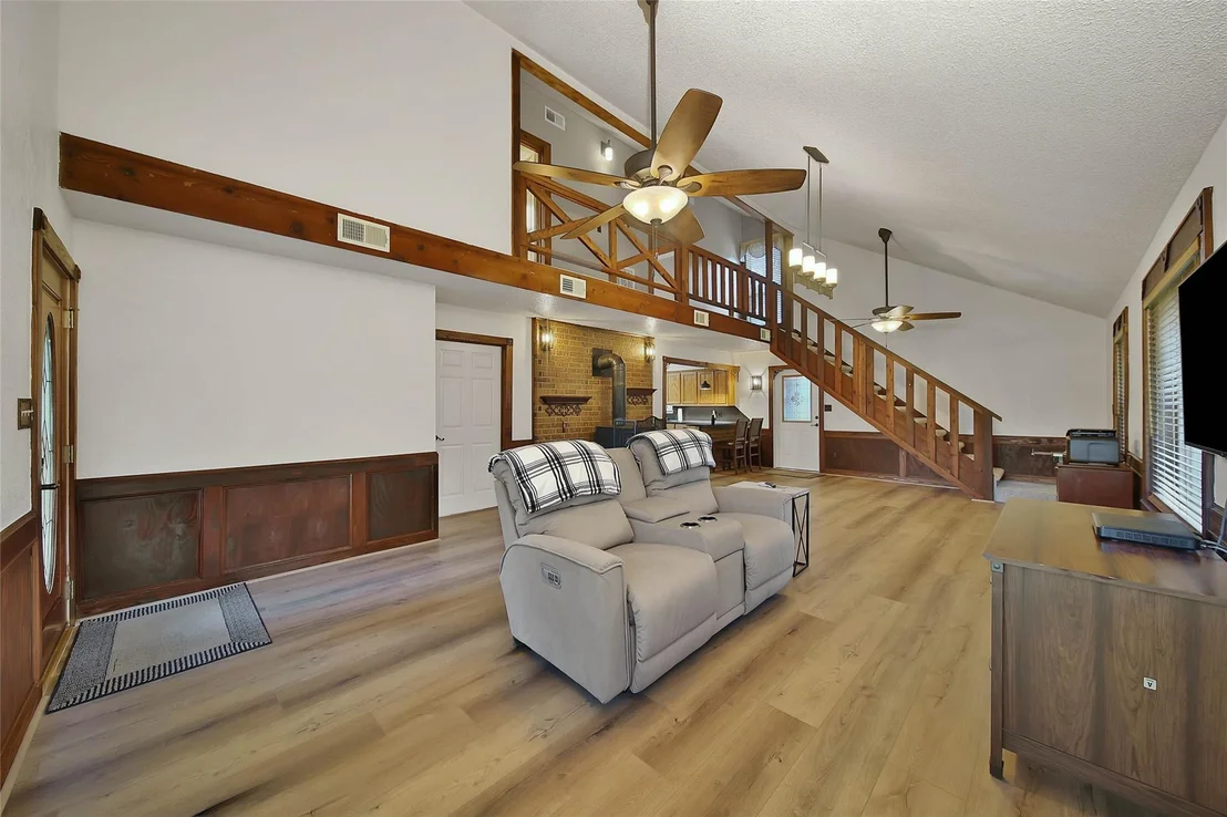 Photo of 360 Hollyglenn Street