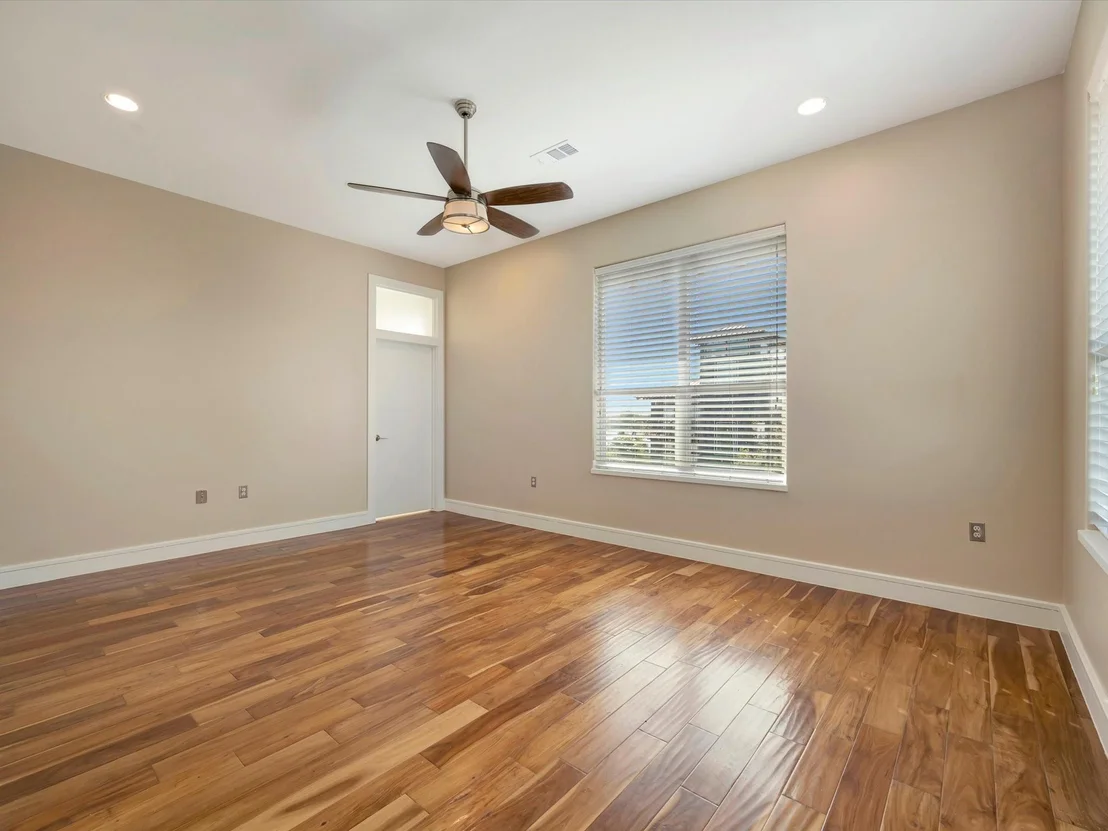 Photo of 606 2nd St