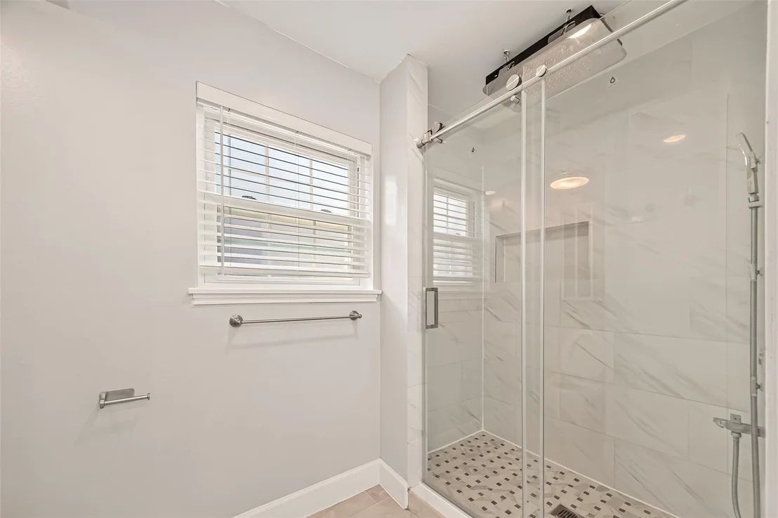 Photo of 418 N Wilcrest Drive