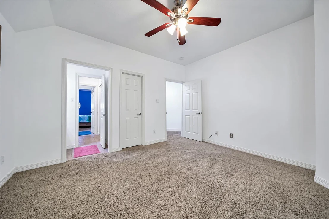 Photo of 15122 Windsdowne Lane