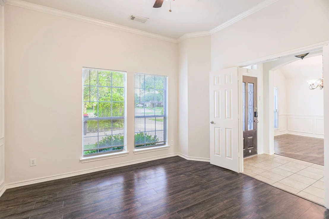 Photo of 1230 Riverchase Drive