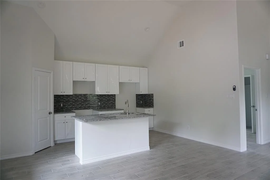Photo of 14848 Lamar Road