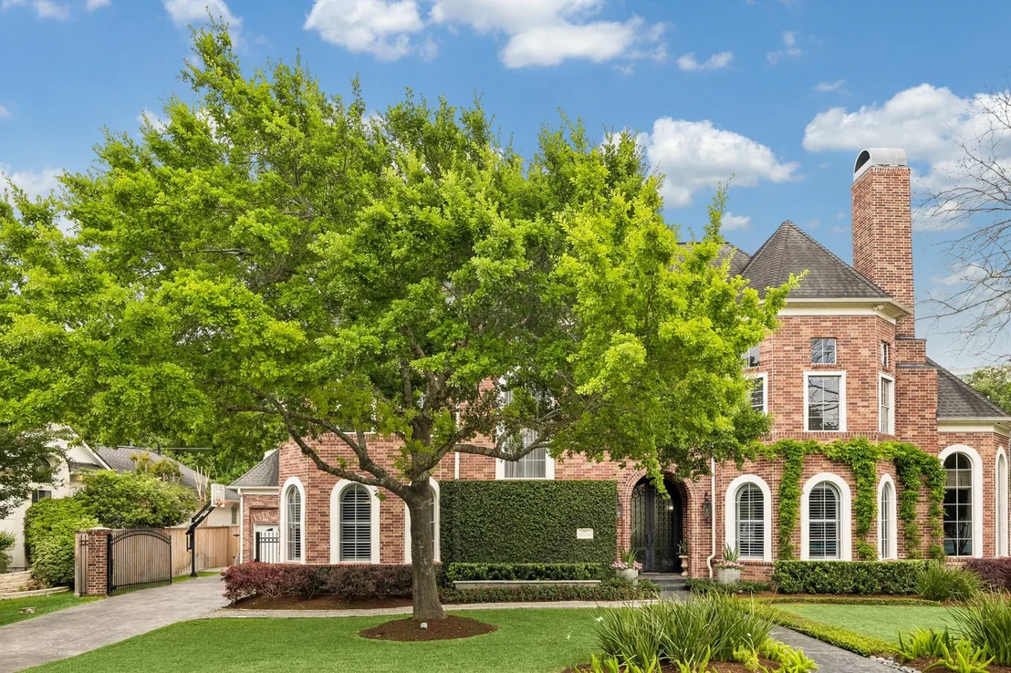 Photo of 907 Enclave Lake Drive