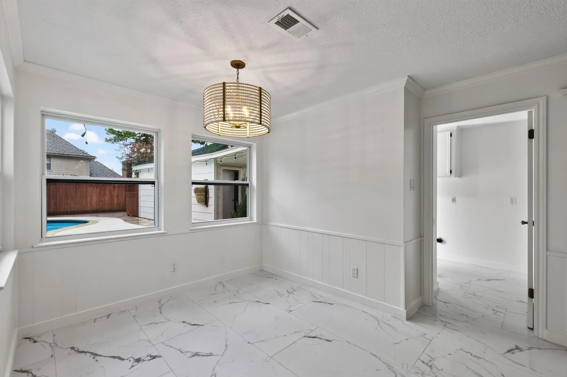 Photo of 18115 Longcliffe Drive