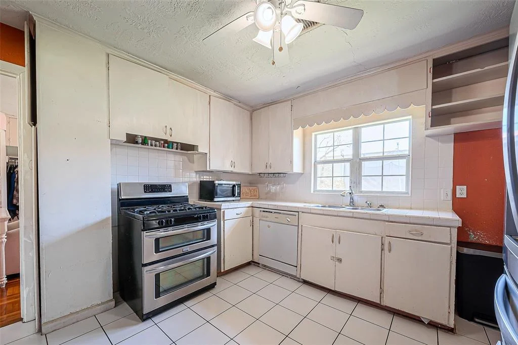 Photo of 230 Grammar Road