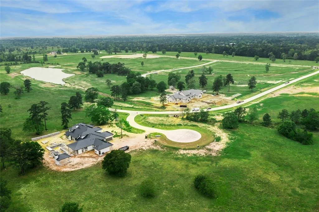 Photo of 2017 Stallion Lakes Avenue