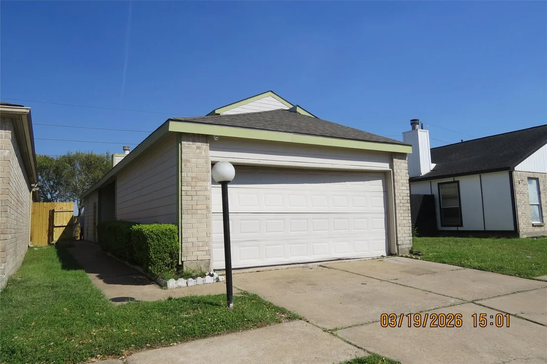 Photo of 6527 Gladewell Drive