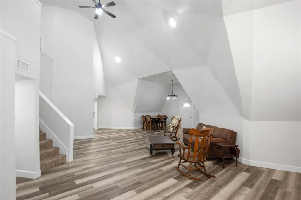 Photo of 907 Longhorn Trail