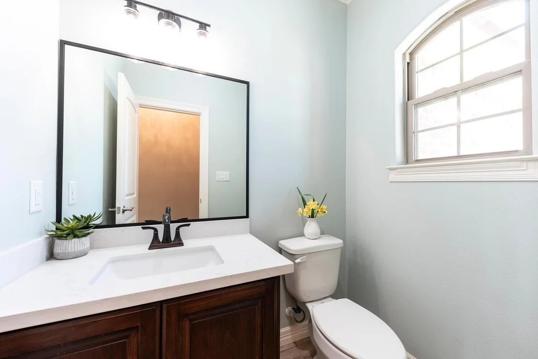 Photo of 8390 Westgate