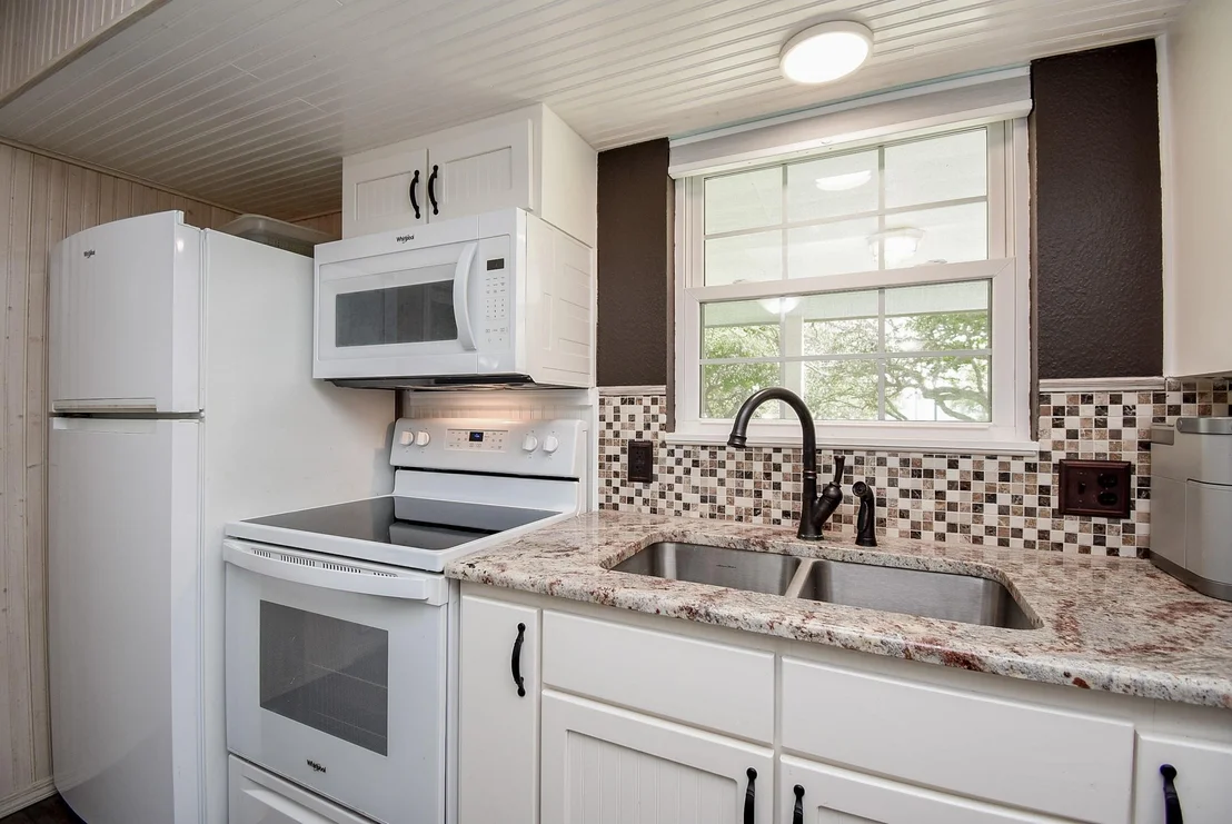 Photo of 1678 Bayview Drive
