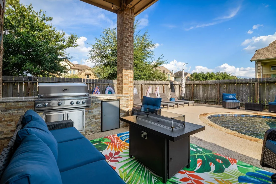 Photo of 7103 Avalon Bluff Drive