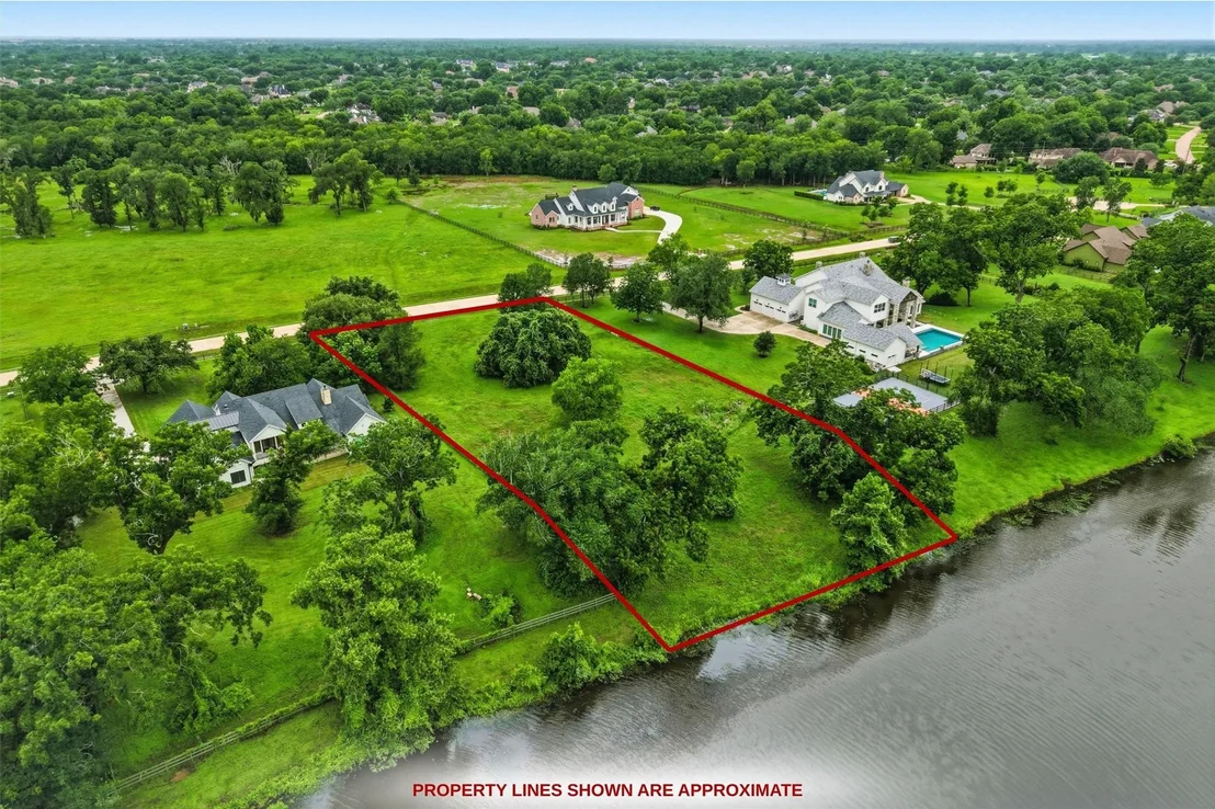 Photo of 30803 Riverlake Road