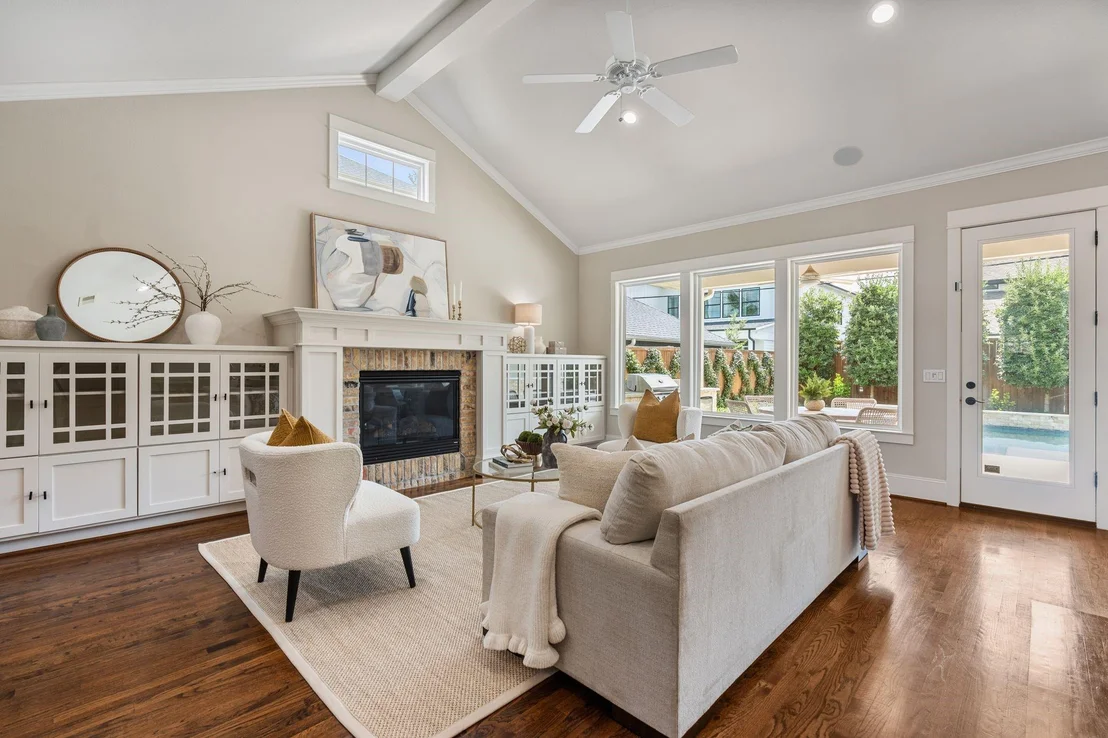 Photo of 1321 Chamboard Lane