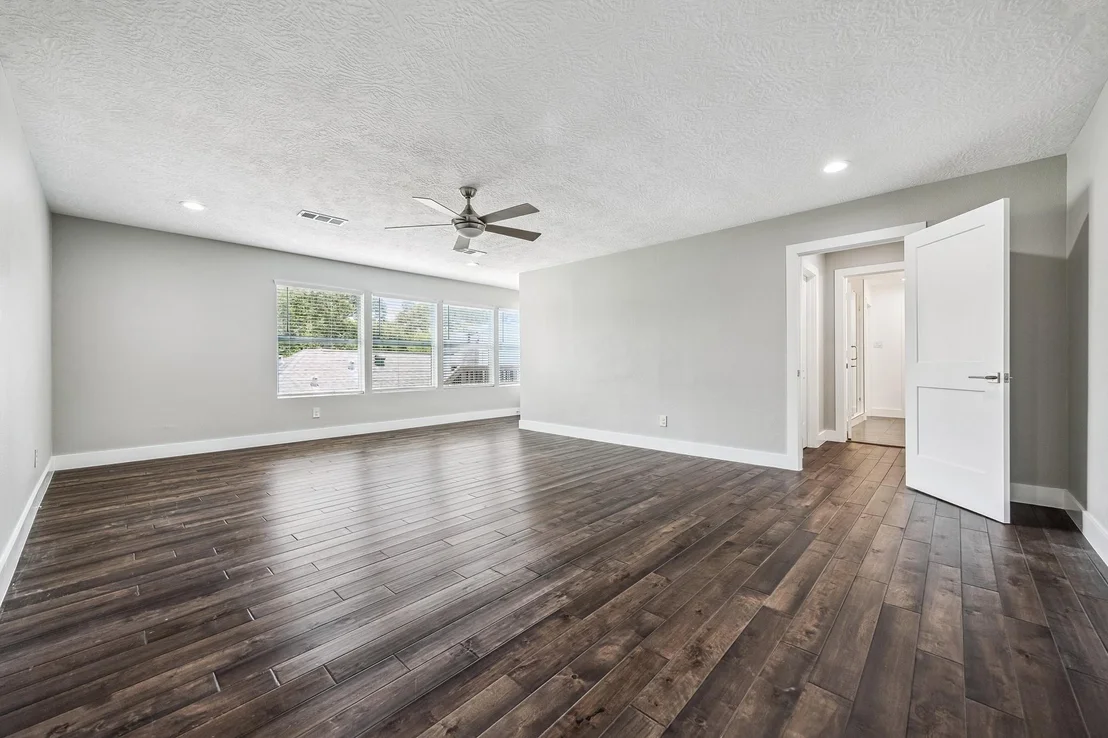 Photo of 922 Crossroads Drive