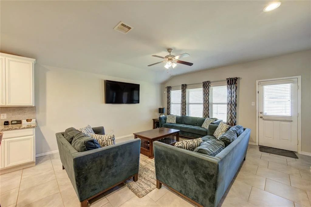 Photo of 9011 Hemlock Drive