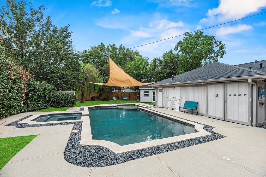 Photo of 2418 Pebbledowne Circle