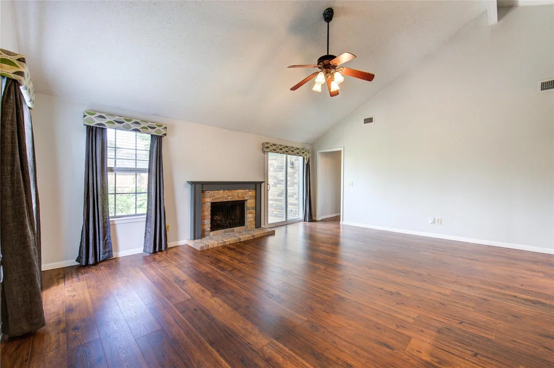 Photo of 19407 Glenway Falls Drive