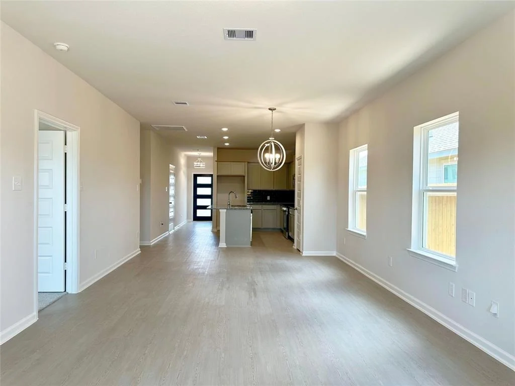 Photo of 805 Apple Blossom Drive