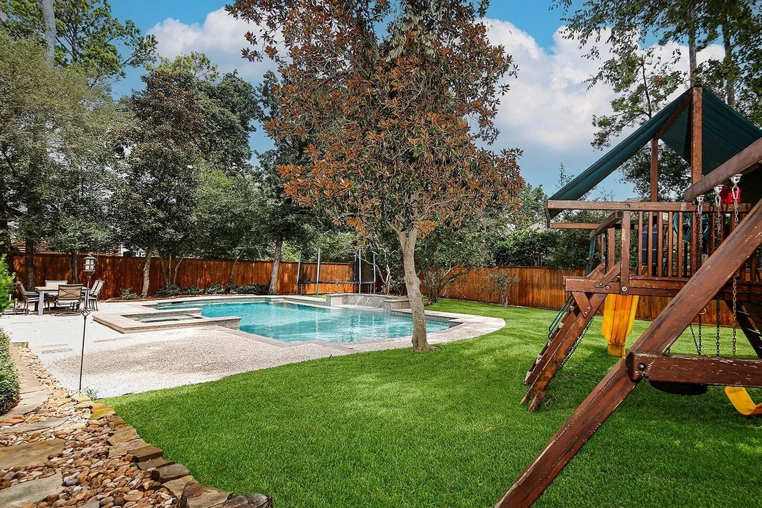 Photo of 10 Snow Pond Place