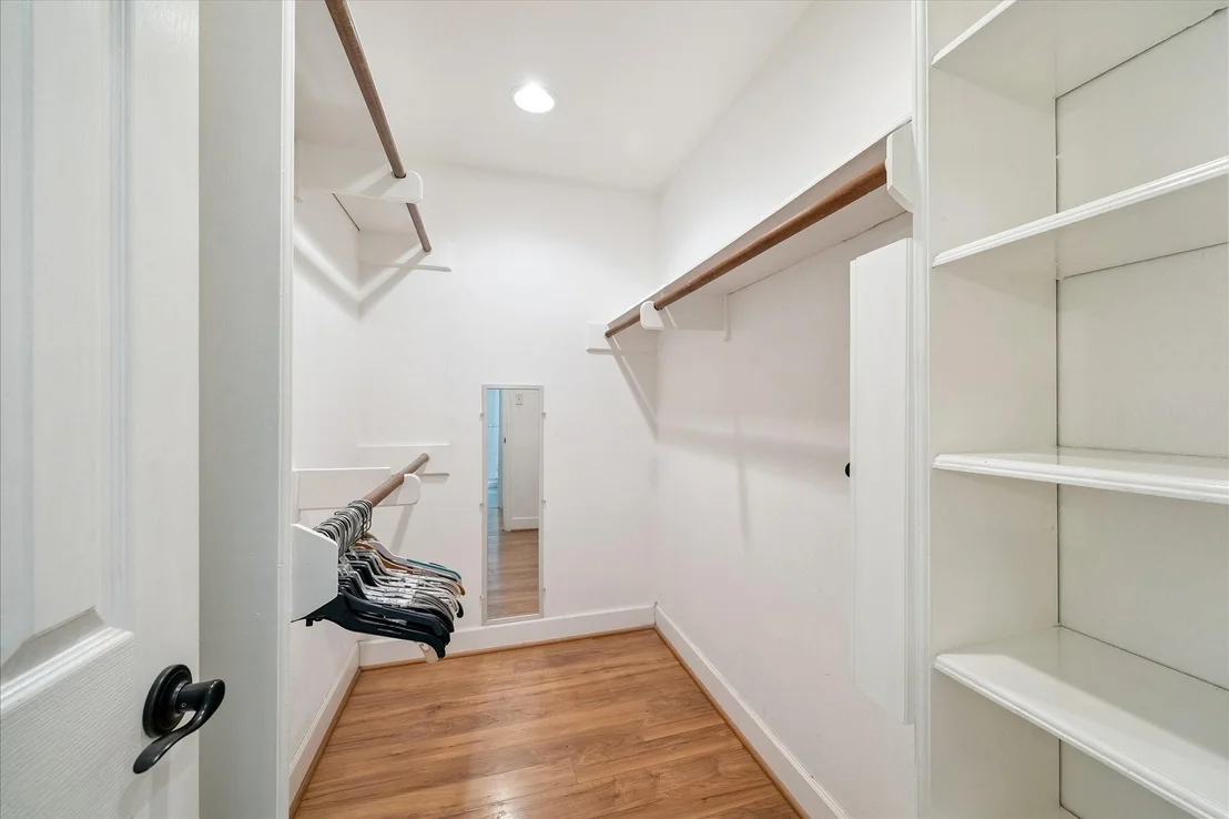 Photo of 4709 Tilson Lane