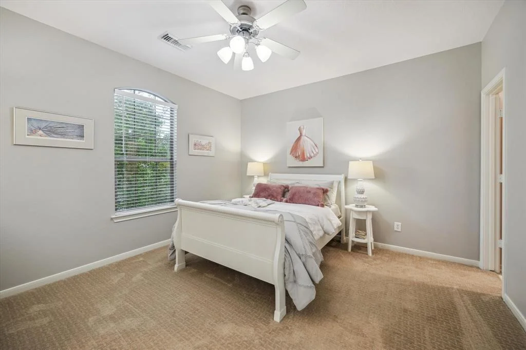 Photo of 63 E Beckonvale Circle
