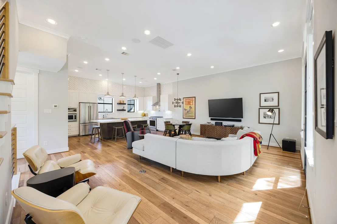 Photo of 418 Hyde Park Boulevard