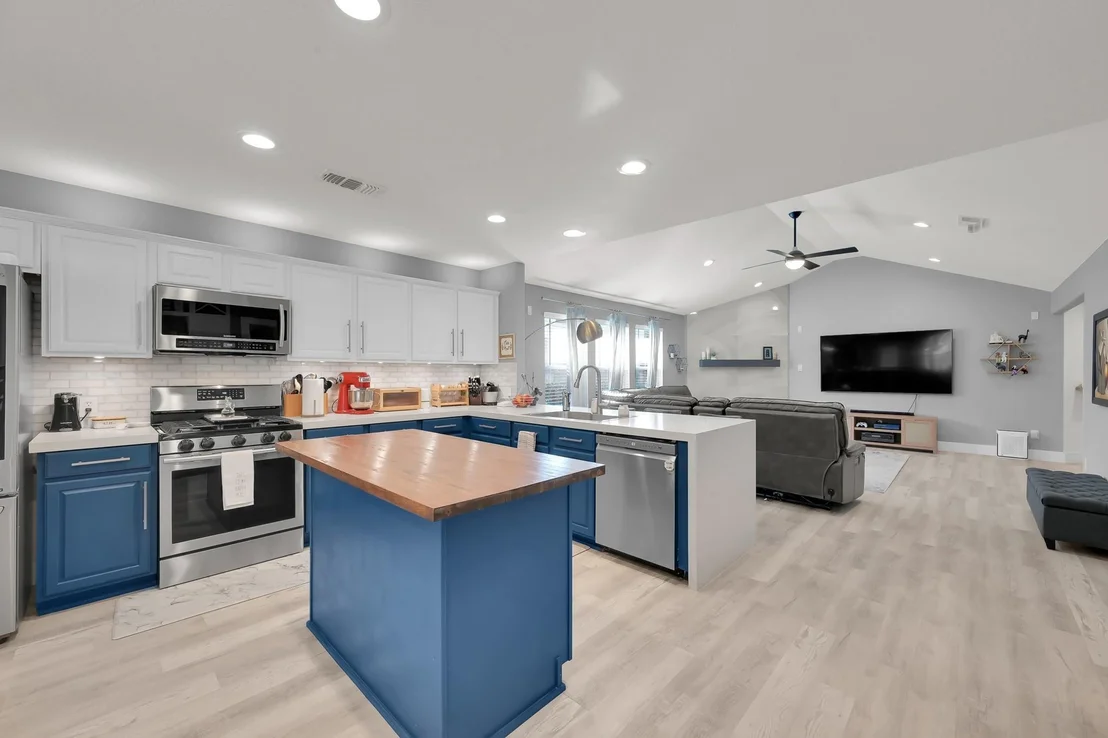 Photo of 123 Genesee Ridge Drive