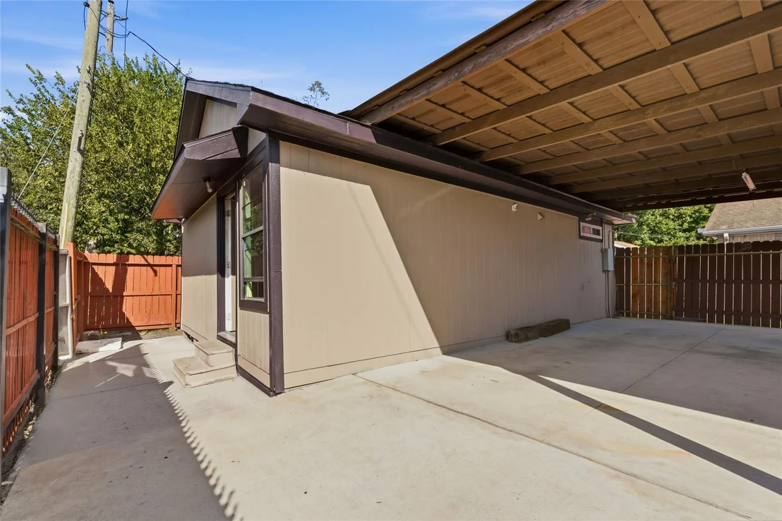 Photo of 701 Avenue N
