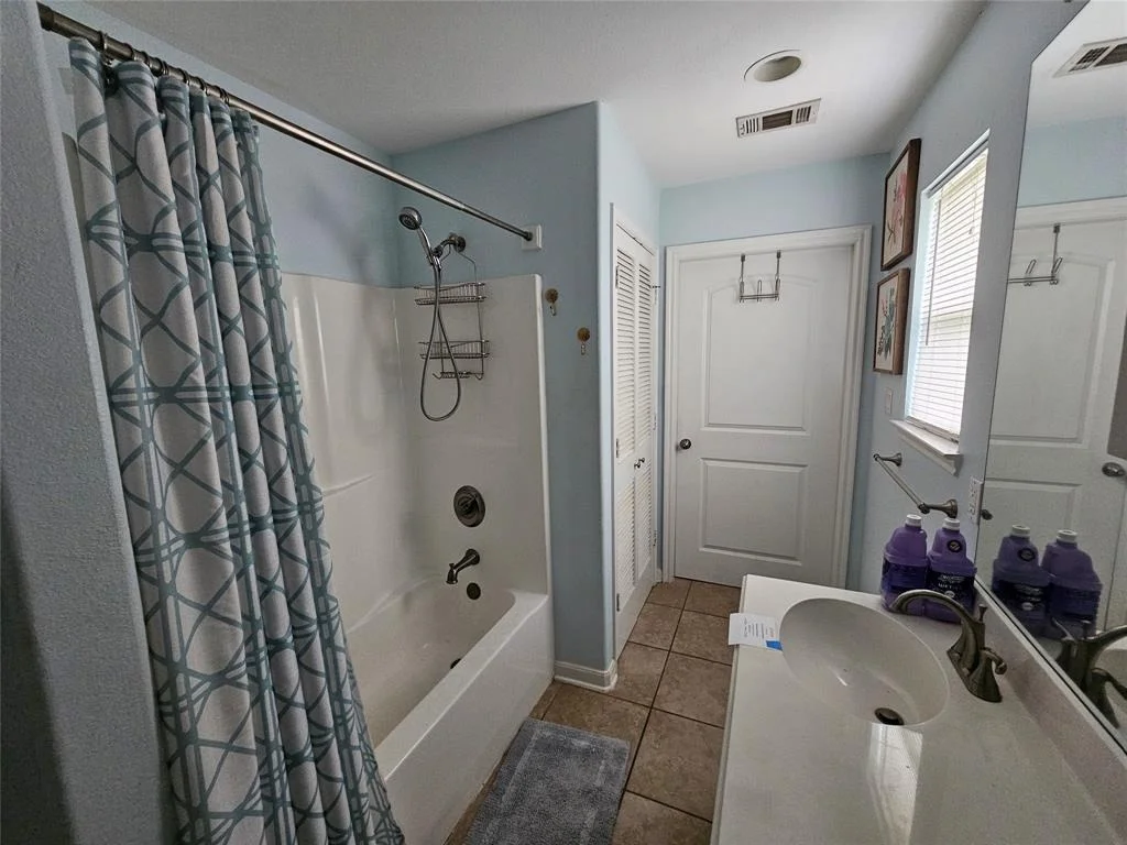 Photo of 970 Olive Drive