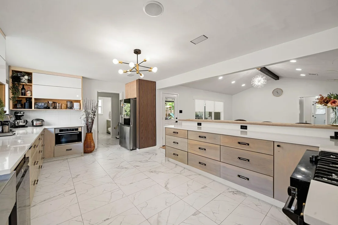 Photo of 2211 Pomeran Drive