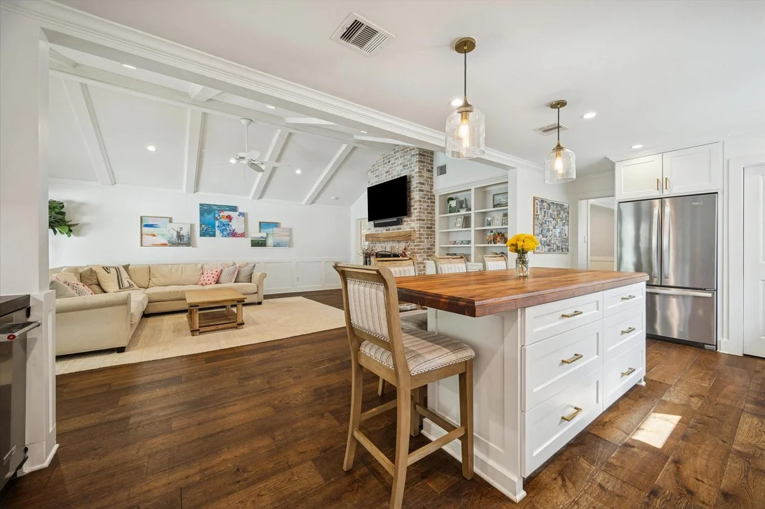 Photo of 1210 Briarbrook Drive