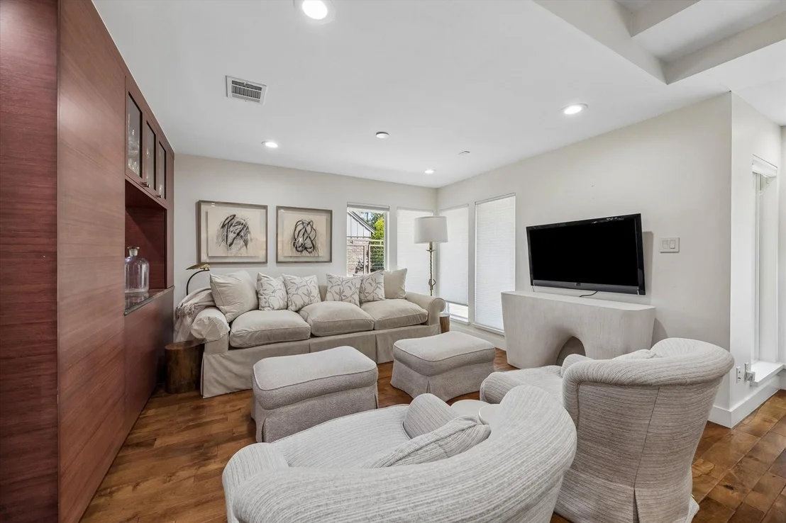 Photo of 623 Pinehaven Drive