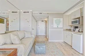 Photo of Unit 437D at 5220 Seawall Boulevard