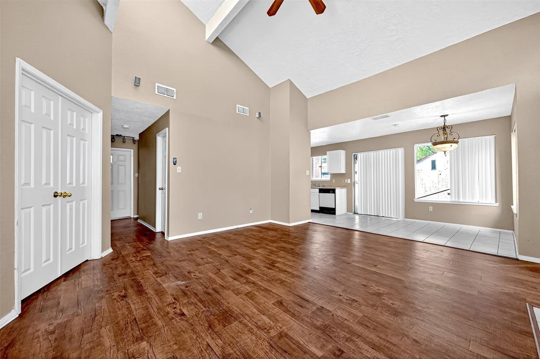 Photo of 6935 Foxbrook Drive