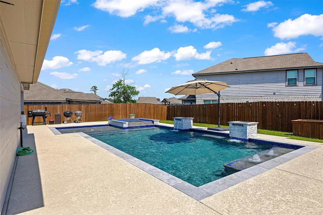 Photo of 16010 Dockside Street