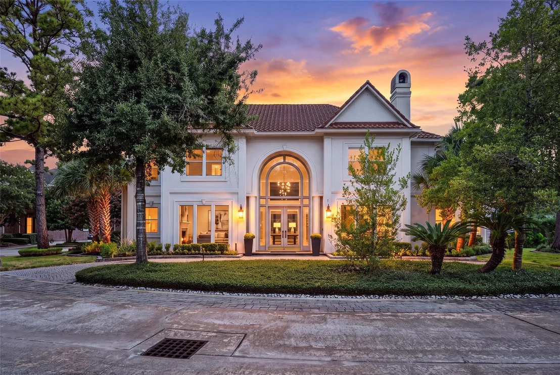 Photo of 2 W Terrace Drive